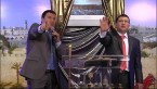 Пастор Олег Хазин и пастор Орен Лев Ари молятся за гостей конференции и телезрителей канала "ТБН" в прямом эфире